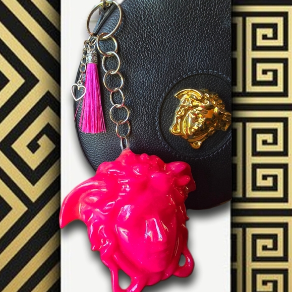 🆕️La Medusa Hot Pink Bag Charm / Keychain with Heart Charm & Pink Tassle - Picture 16 of 16
